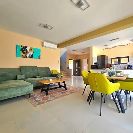 Modern Kristina With Swimming Pool Villa *