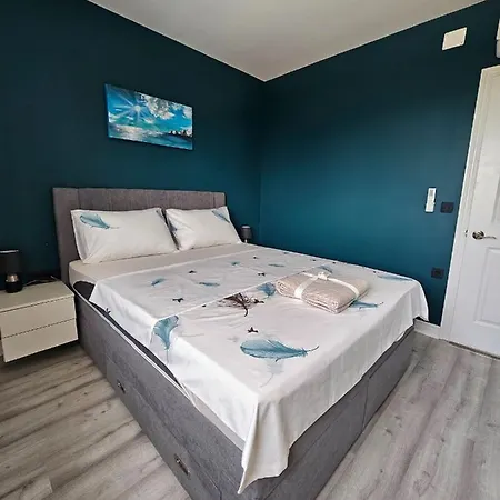 Modern Kristina With Swimming Pool *