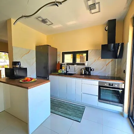 Modern Kristina With Swimming Pool Villa