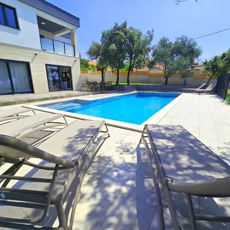 Modern Kristina With Swimming Pool Villa