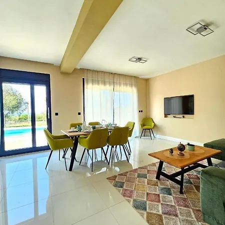 Villa Modern Kristina With Swimming Pool