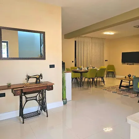 Modern Kristina With Swimming Pool *