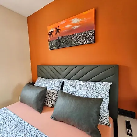 Modern Kristina With Swimming Pool Vila *